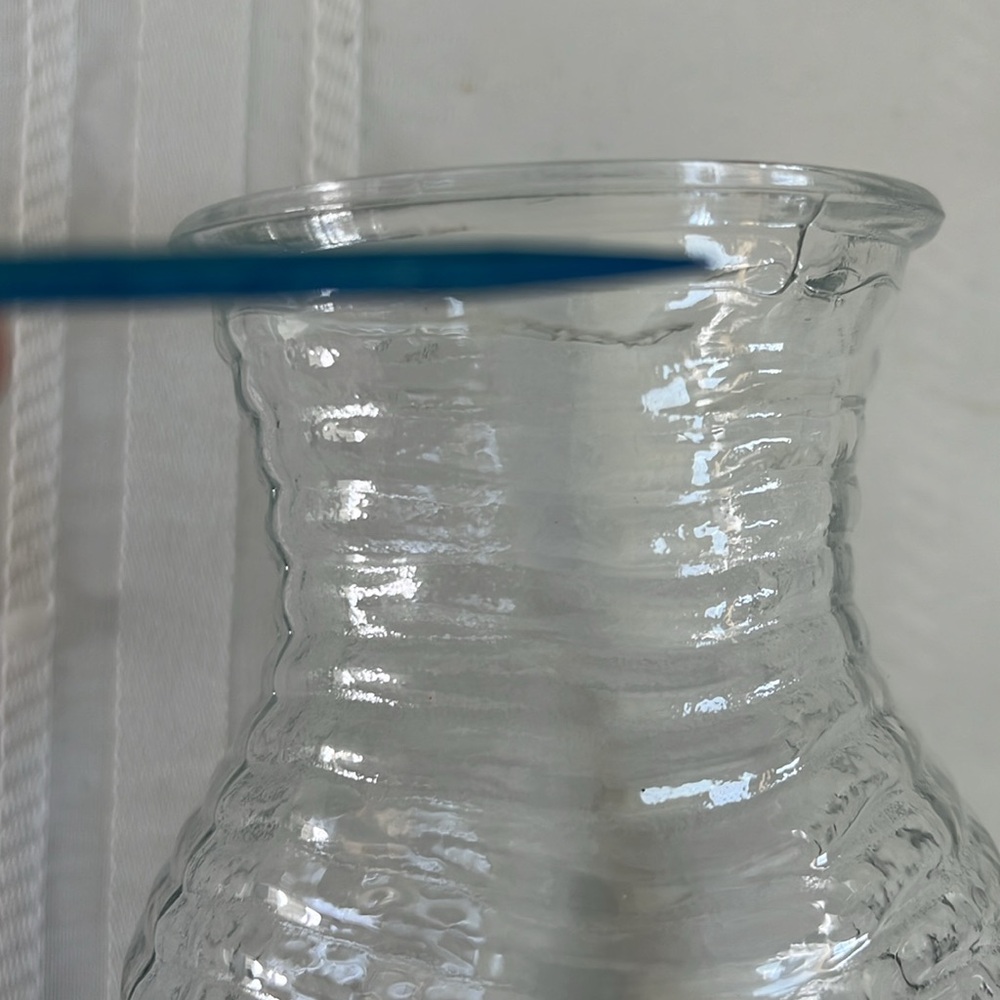 3 Clear Glass Vases Vintage Heights: 9" / 9" / 7.5" - Picture 13 of 13